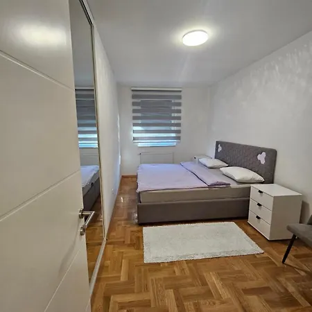 Zidart Free Garage Apartment *