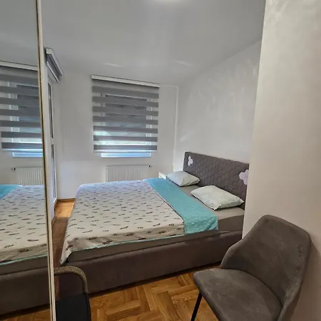 Zidart Free Garage Apartment