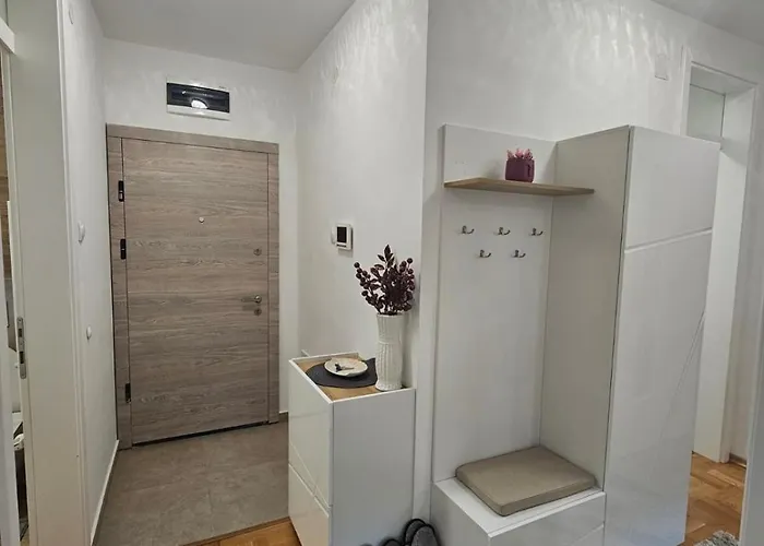 Apartment Zidart Free Garage